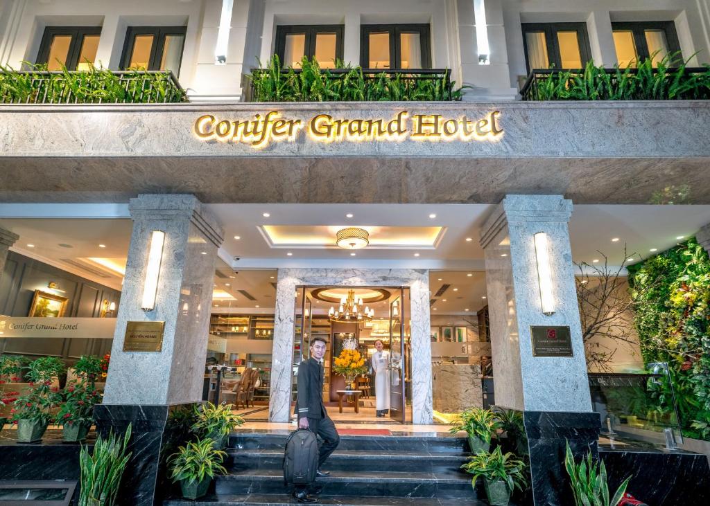 Conifer Grand Hotel – Hanoi