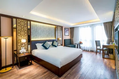 Superior King Room — Conifer Grand Hotel